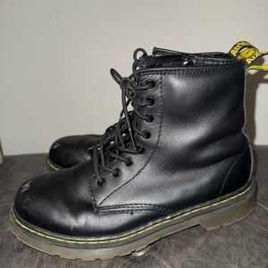 Doc marten 101 virginia leather ankle boots